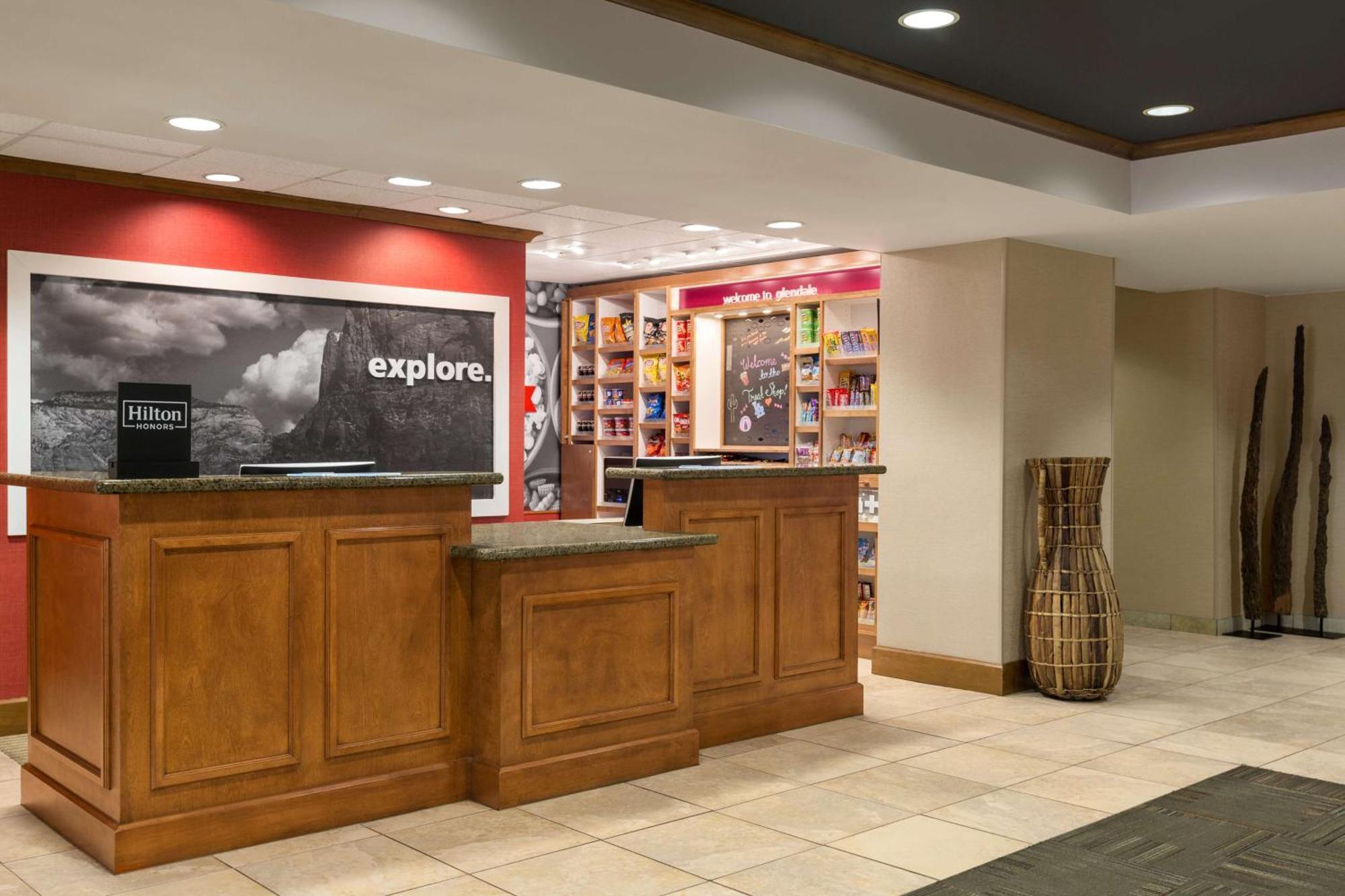 Hampton Inn & Suites Phoenix Glendale-Westgate Exterior photo