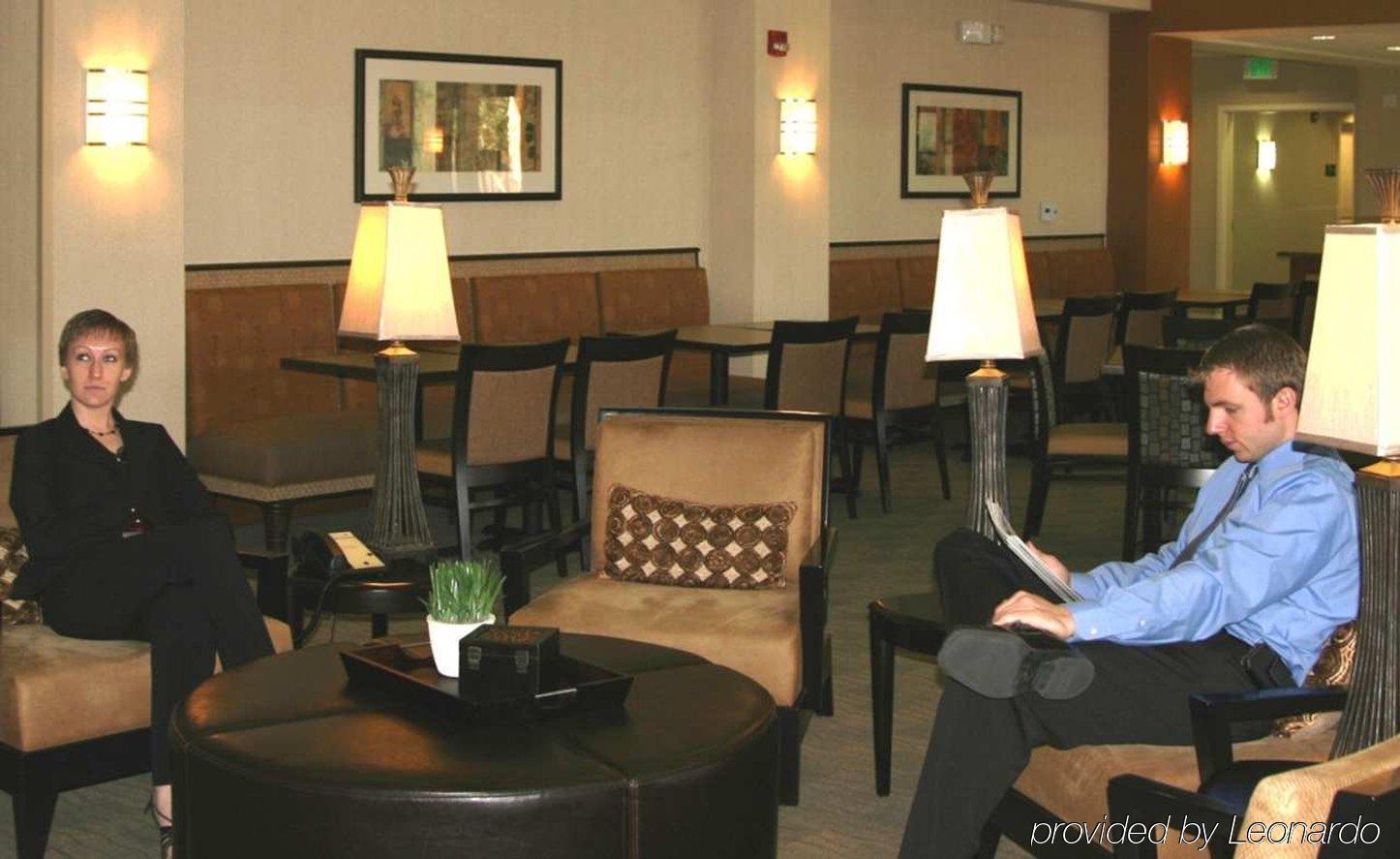 Hampton Inn & Suites Phoenix Glendale-Westgate Restaurant photo